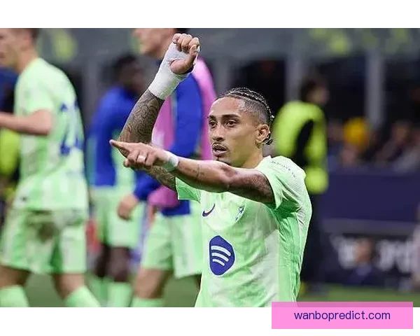 朱利亚诺赫拉德马丁先触球却动作凶狠引发争议