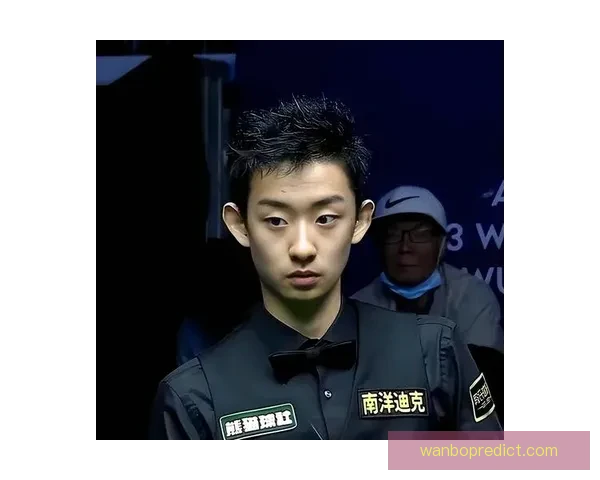 吴宜泽全面压制墨菲六项数据落后心态崩溃暂以七比十陷入绝境局面